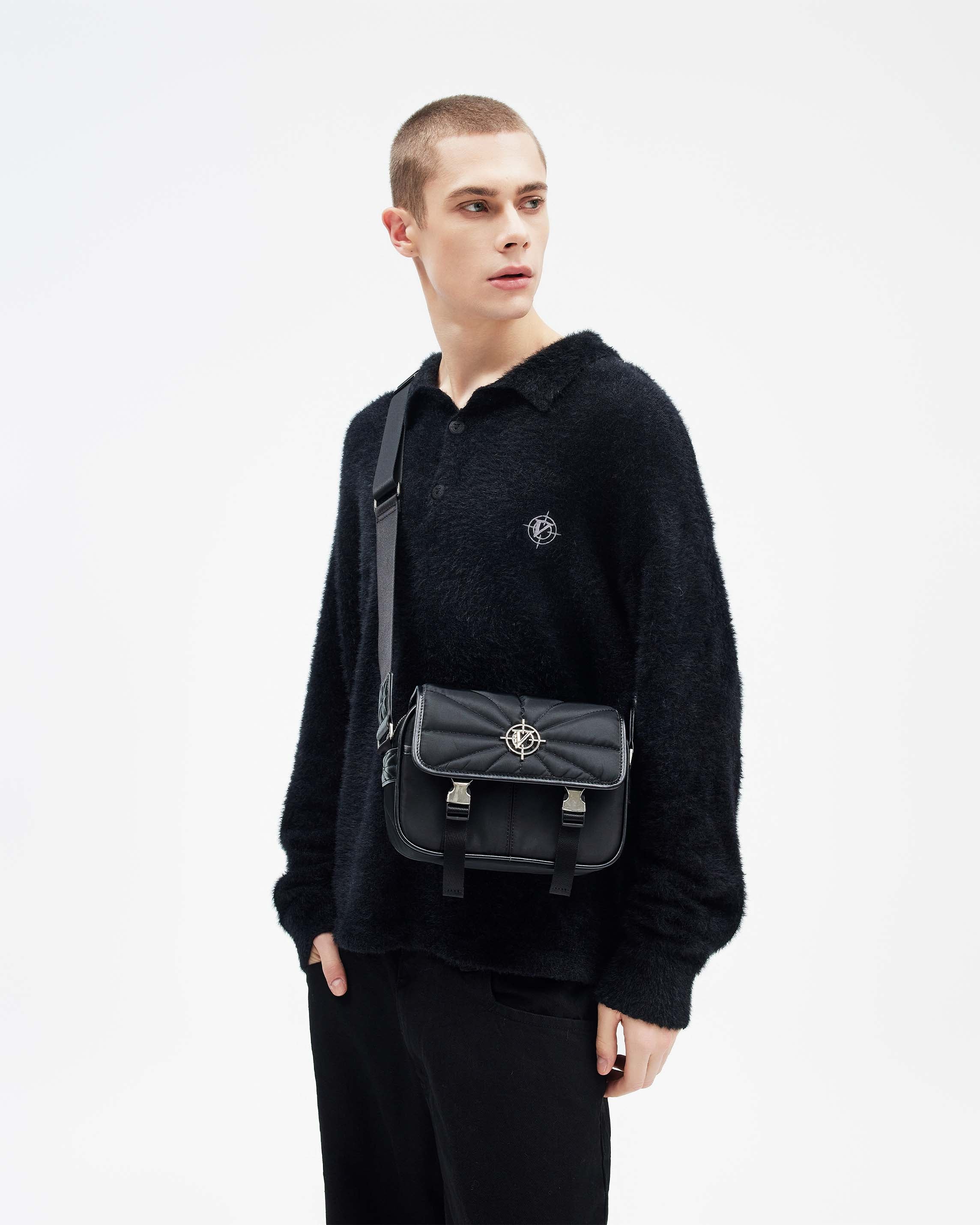 BUCKLE SHOULDER BAG - BLACK - Image 5