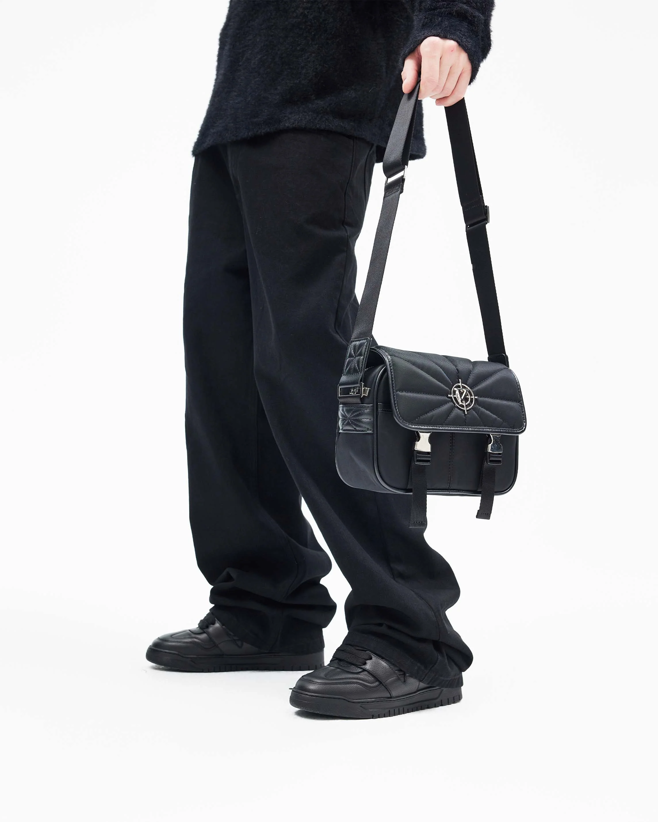BUCKLE SHOULDER BAG - BLACK - Image 8