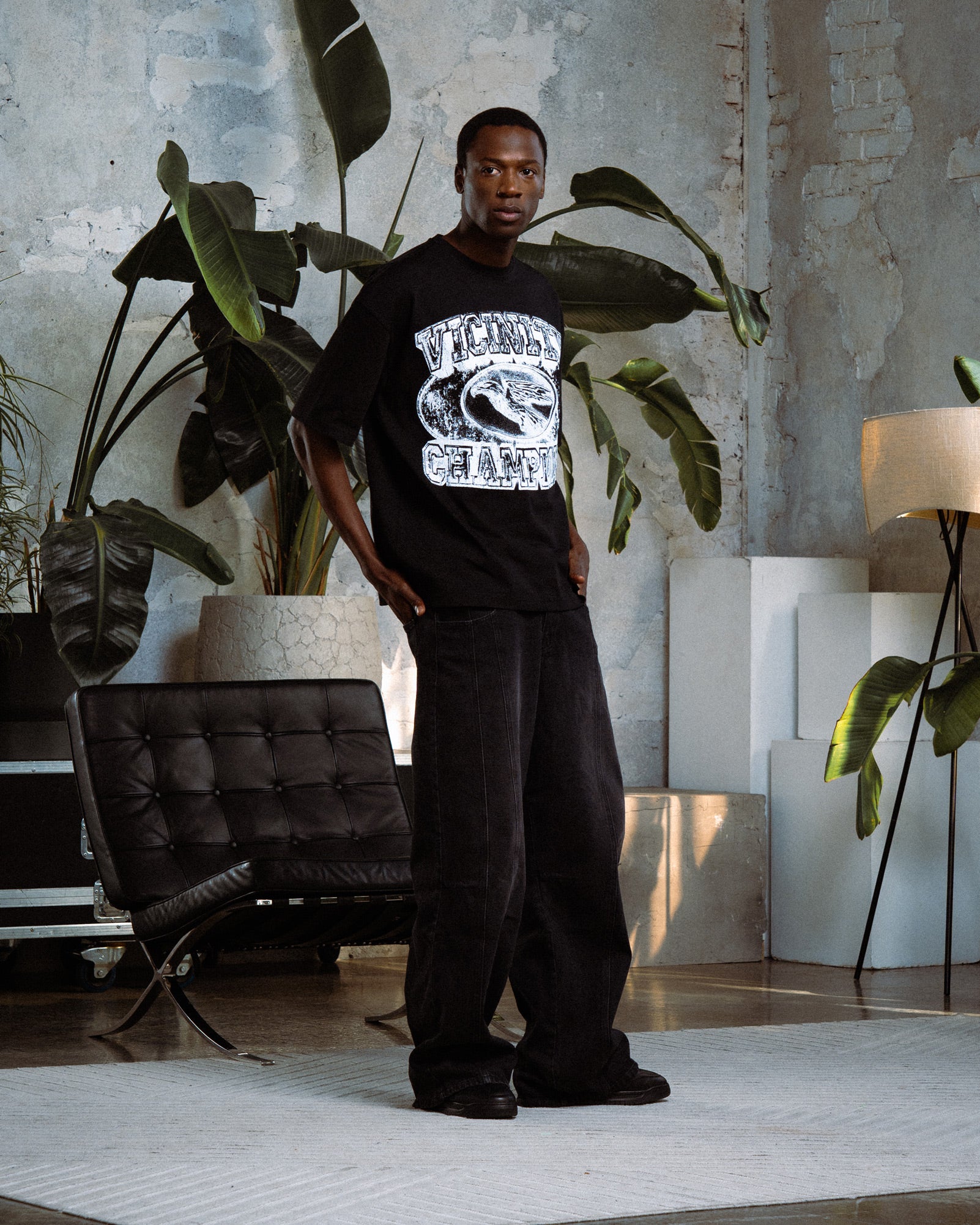 CHAMP EMBLEM TEE WHITE/BLACK - Image 2
