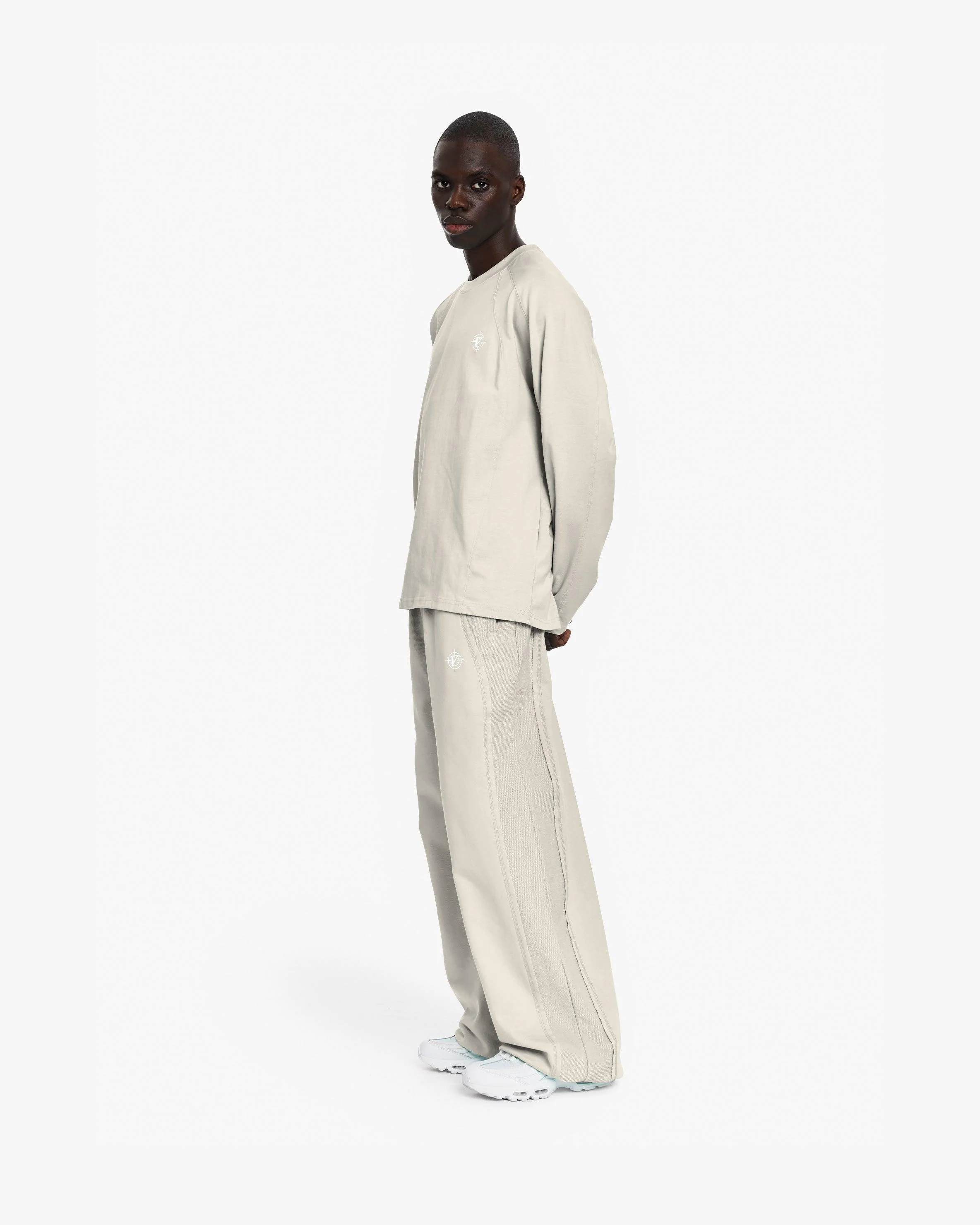 LONGSLEEVE BEIGE - Image 10