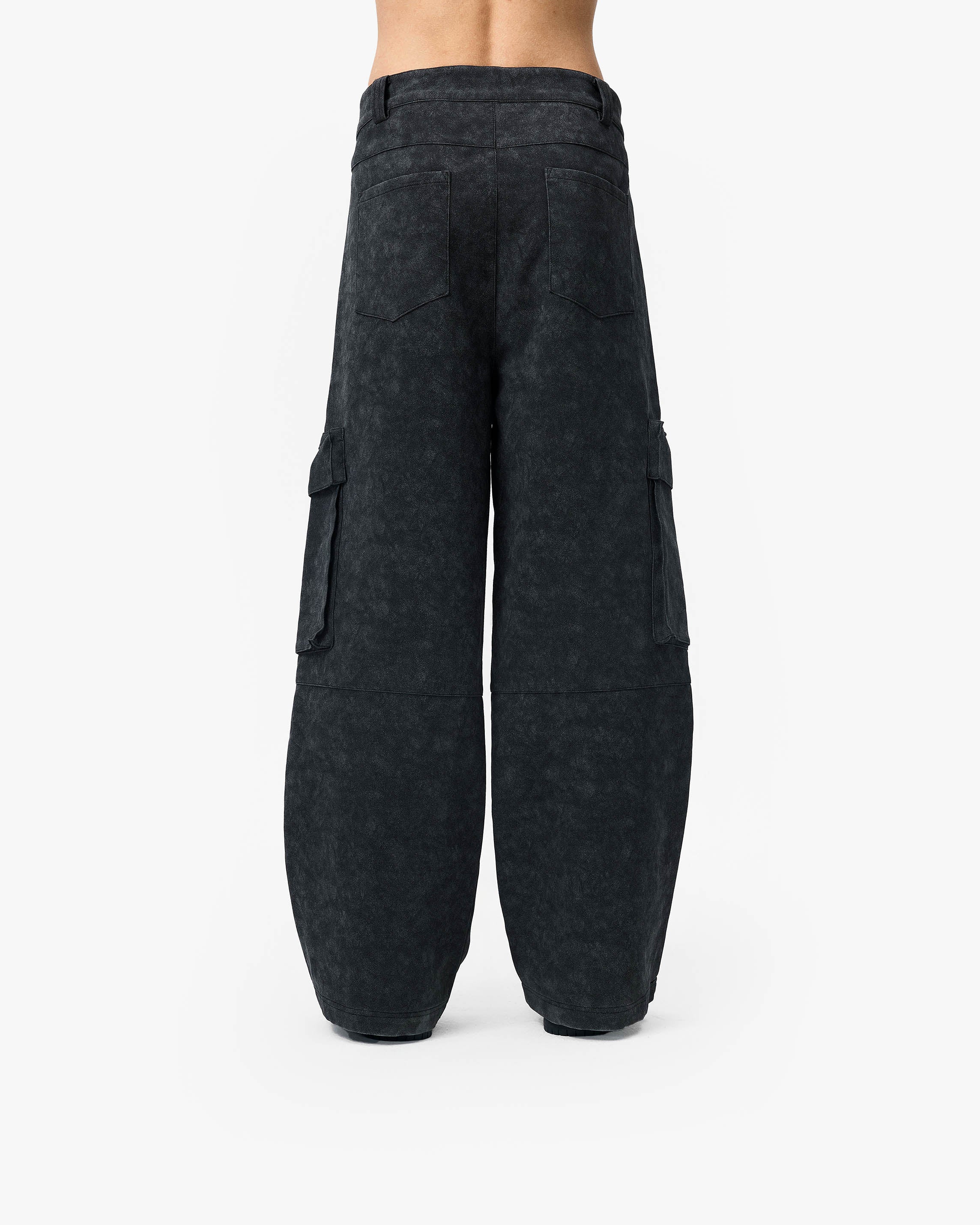 SCRIPT LOGO LEATHER PANTS TAR BLACK - Image 5