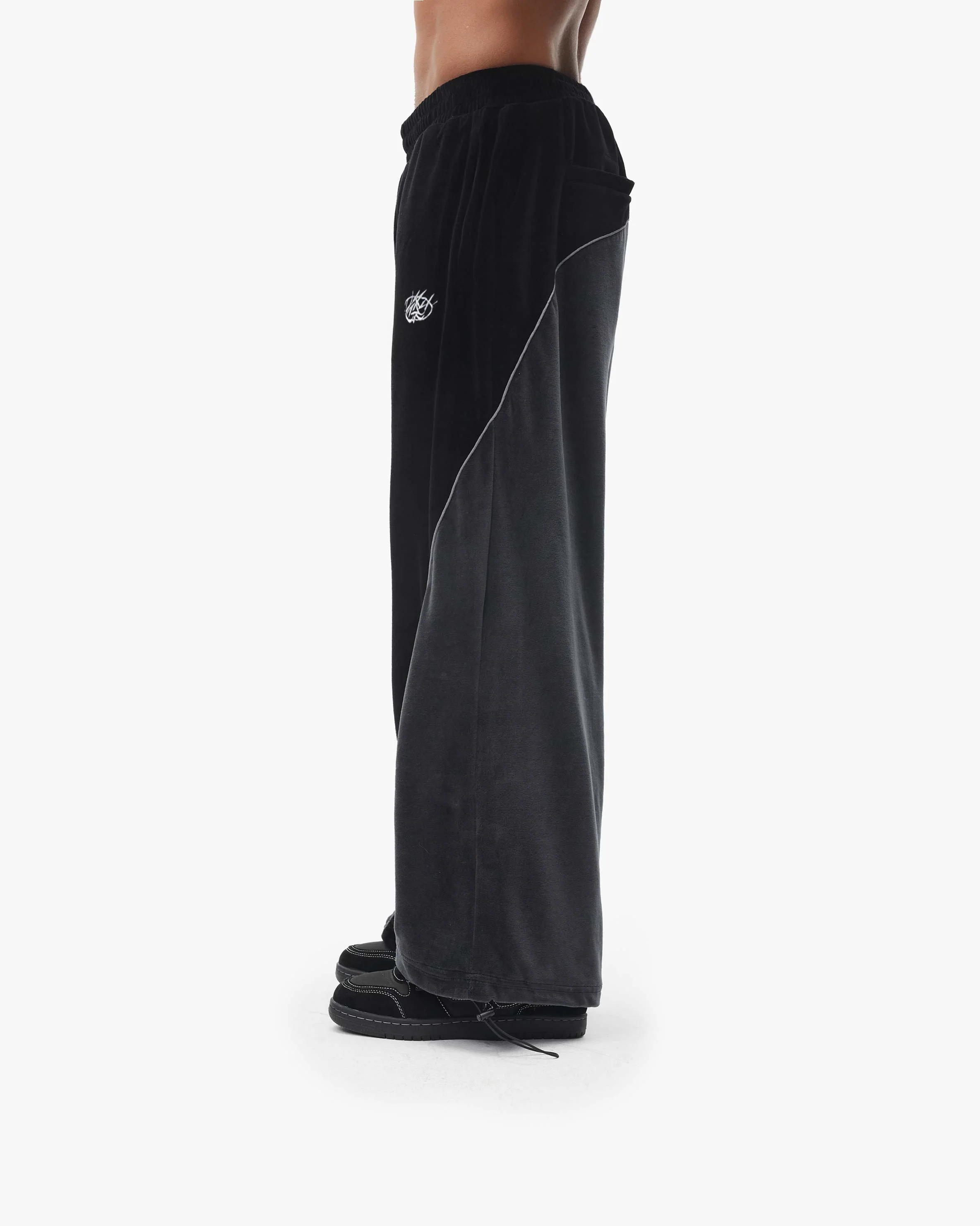 VELOURS TRACK PANTS BLACK - Image 5