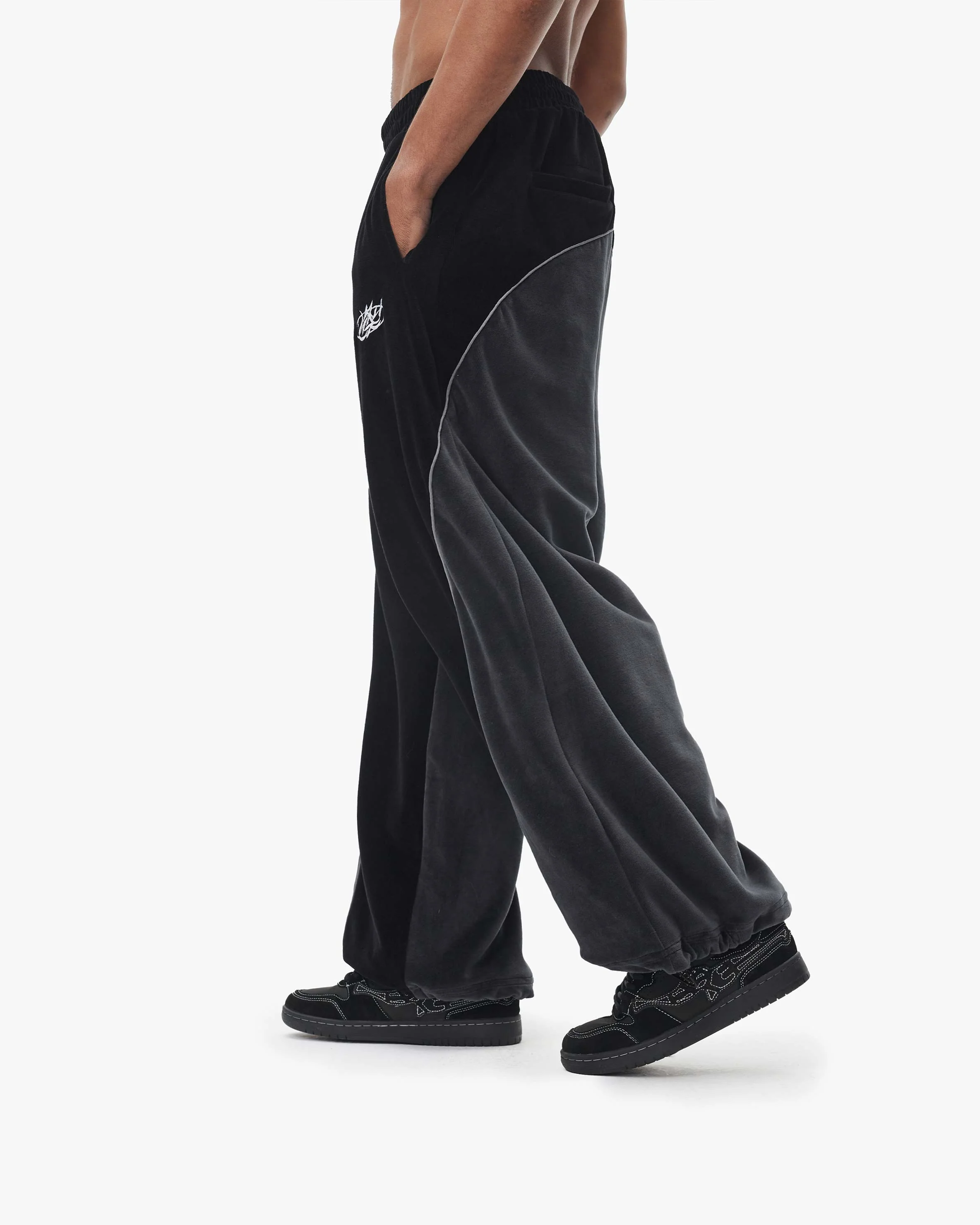 VELOURS TRACK PANTS BLACK - Image 9